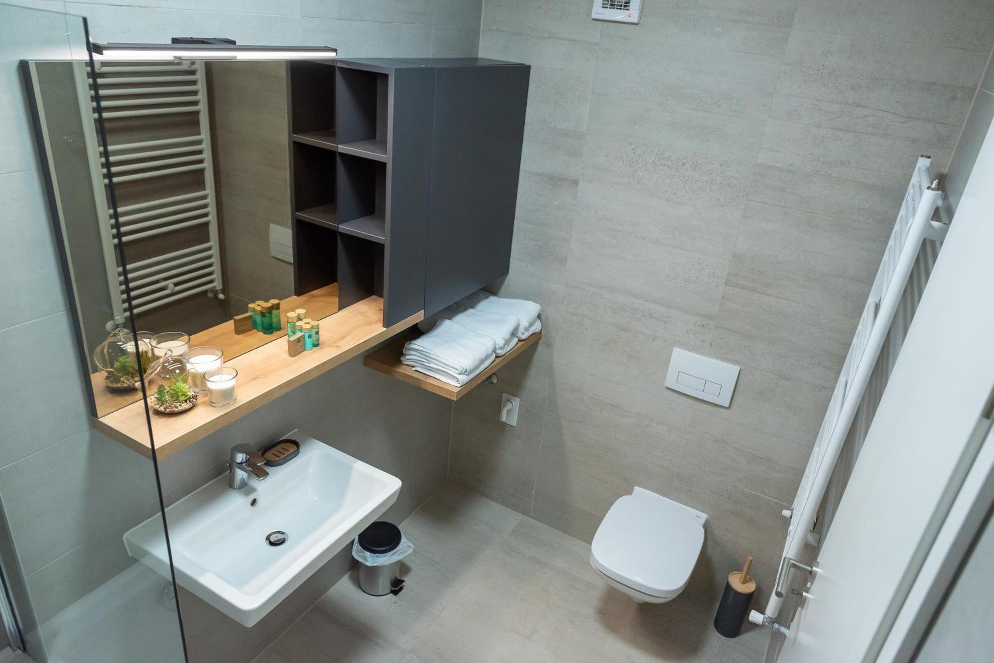 Apartment B&v *